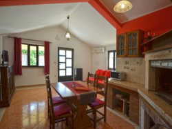 Appartements Holiday stone house Bale