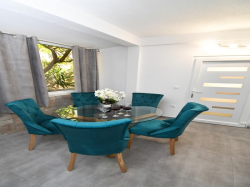 Appartements    ROBERT Gradac