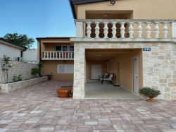 Appartements Aenona Nin