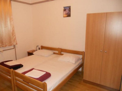Appartements DADO Starigrad (Paklenica)