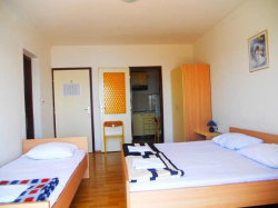 Appartements DADO Starigrad (Paklenica)