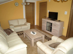 Maison de vacances Mia Gospic