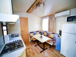 Maison de vacances Apartmani Pakoštane mobile homes Punta 1 Pakostane