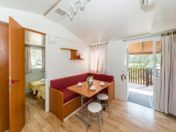 Maison de vacances Apartmani Pakoštane mobile homes Punta 1 Pakostane