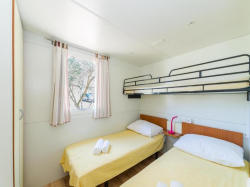 Maison de vacances Apartmani Pakoštane mobile homes Punta 1 Pakostane