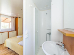 Maison de vacances Apartmani Pakoštane mobile homes Punta 1 Pakostane